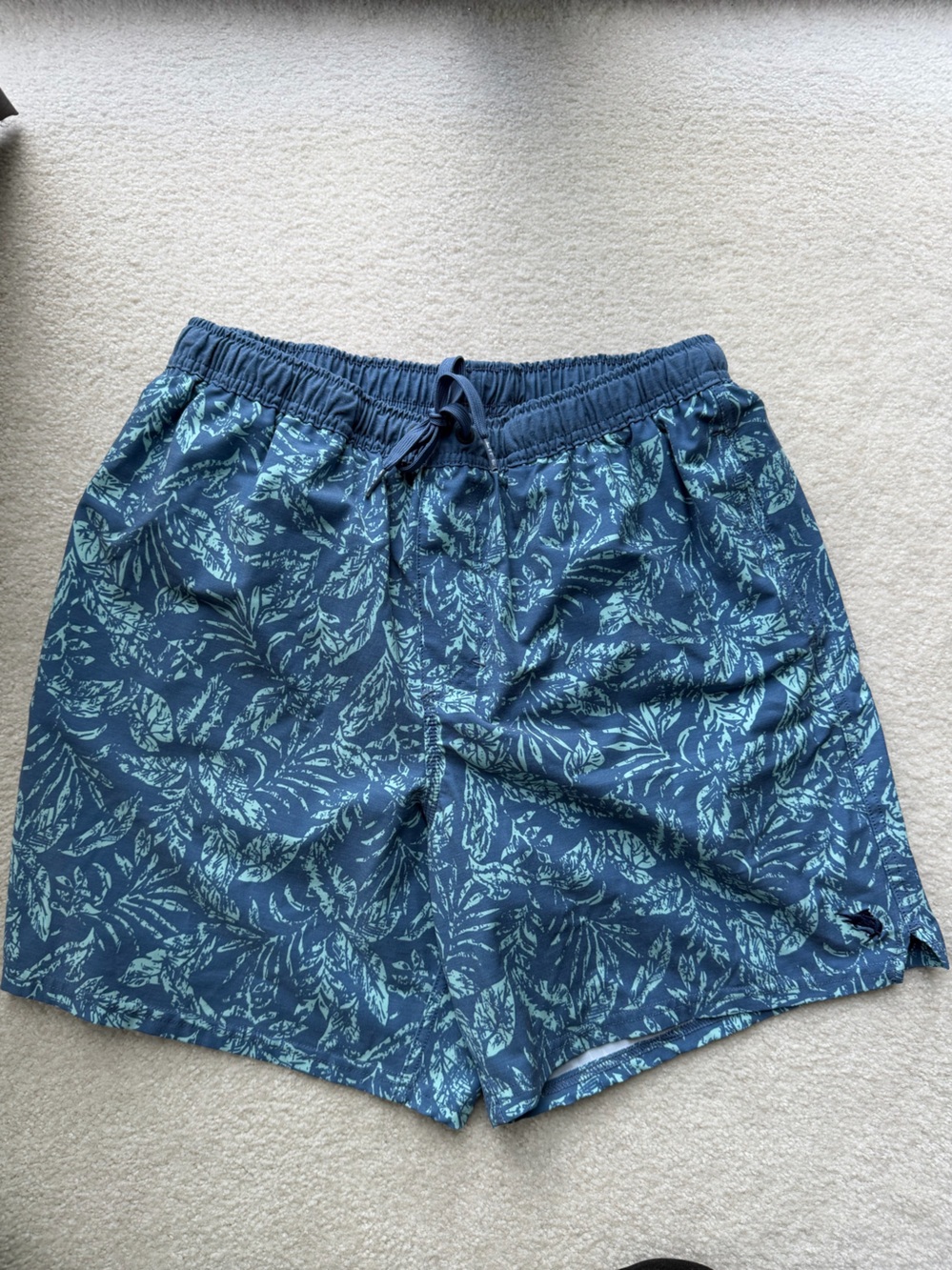 Salt Life Men's Teal and Navy Tropical Swim Shorts